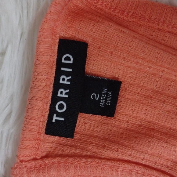 Torrid High Neck Cami Tank, Size 2 - Picture 9 of 10